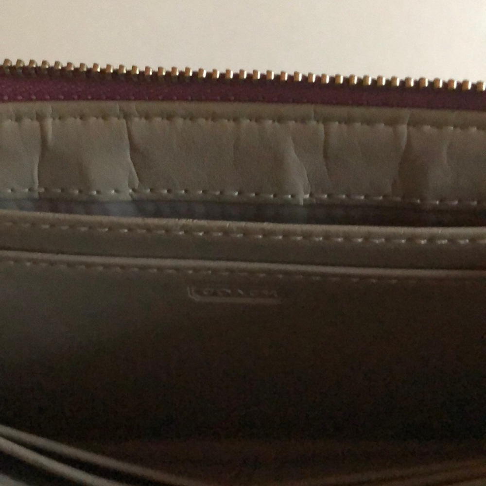 NWT Authentic Coach Lavender Wristlet Leather - Picture 3 of 10